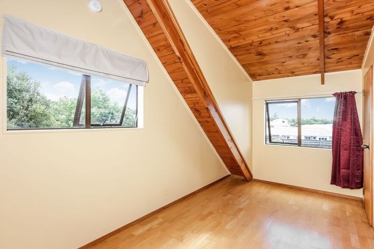 Photo of property in 29c Rua Road, Glen Eden, Auckland, 0602