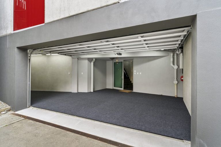 Photo of property in 3b Salmont Place, Kelburn, Wellington, 6012