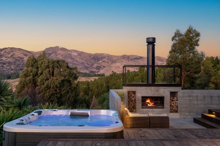 Photo of property in 3 Maude View Road, Hawea Flat, Wanaka, 9382