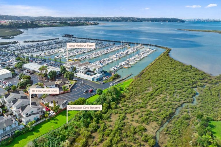 Photo of property in 11f Clearwater Cove, West Harbour, Auckland, 0618