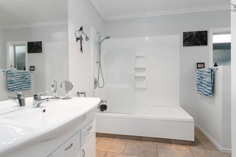 Photo of property in 52 East Street, Greytown, 5712