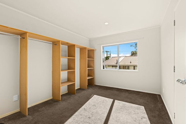 Photo of property in 3 Gazelle Avenue, Beach Haven, Auckland, 0626