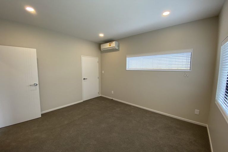 Photo of property in 8 Tagish Way, Orewa, 0931