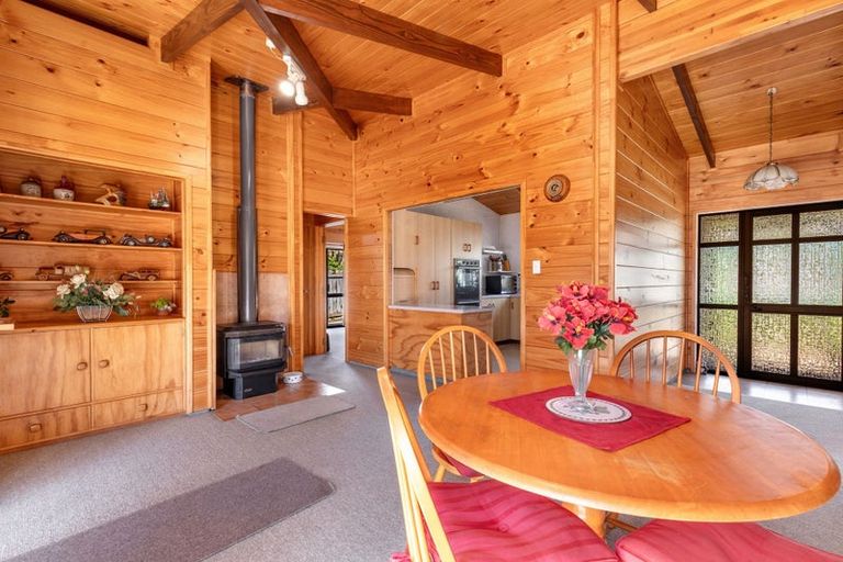 Photo of property in 17 Huia Street, Waikawa, Picton, 7220