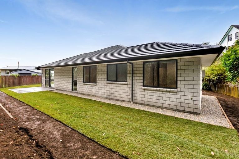 Photo of property in 10a Winstone Place, Highlands Park, New Plymouth, 4312