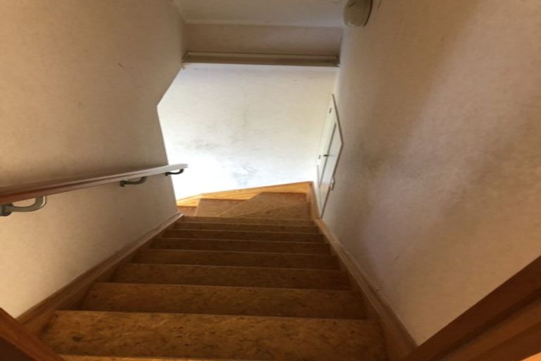 Photo of property in 1024 East Coast Road, Fairview Heights, Auckland, 0630