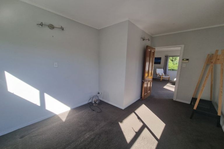 Photo of property in 20 Bay Lair Grove, Island Bay, Wellington, 6023