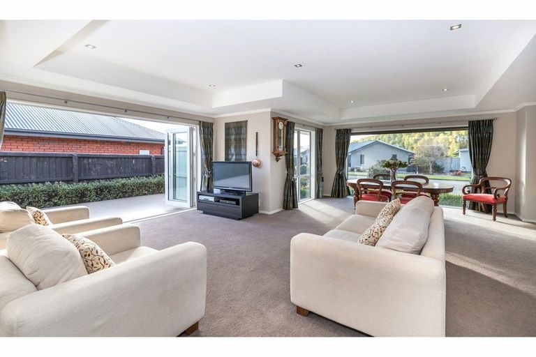 Photo of property in 12 Holbrook Way, Westmorland, Christchurch, 8025