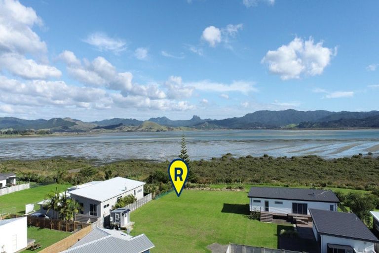 Photo of property in 137 Kelly Jade Avenue, Matarangi, Whitianga, 3592