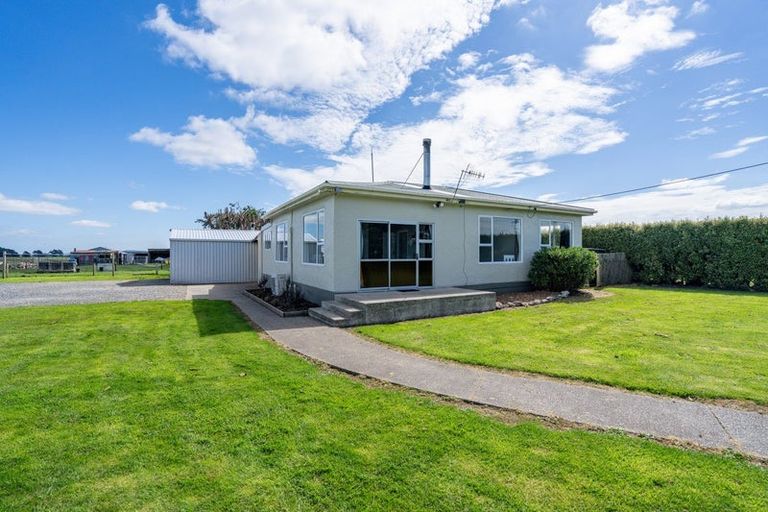 Photo of property in 460 Tiwai Road, Awarua Plains, Invercargill, 9877