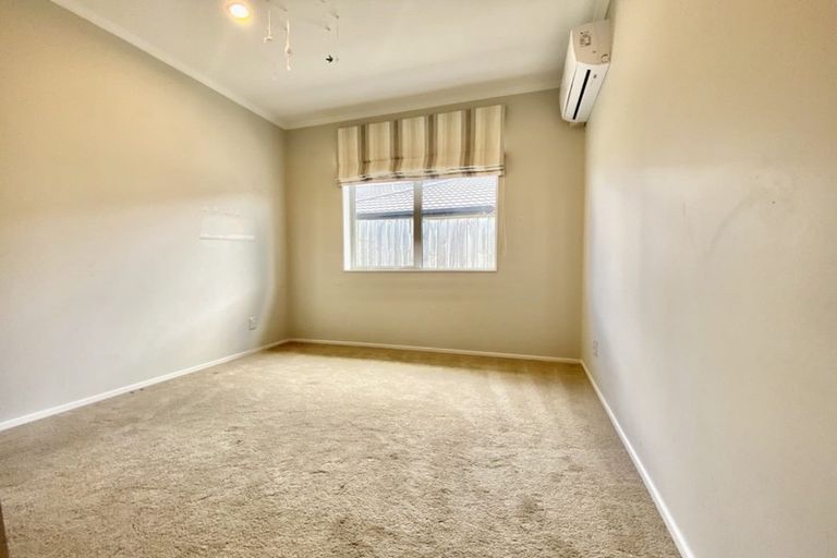 Photo of property in 21 Parlane Drive, Huapai, Kumeu, 0810