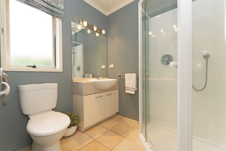 Photo of property in 26 Hillwell Drive, Henderson, Auckland, 0612