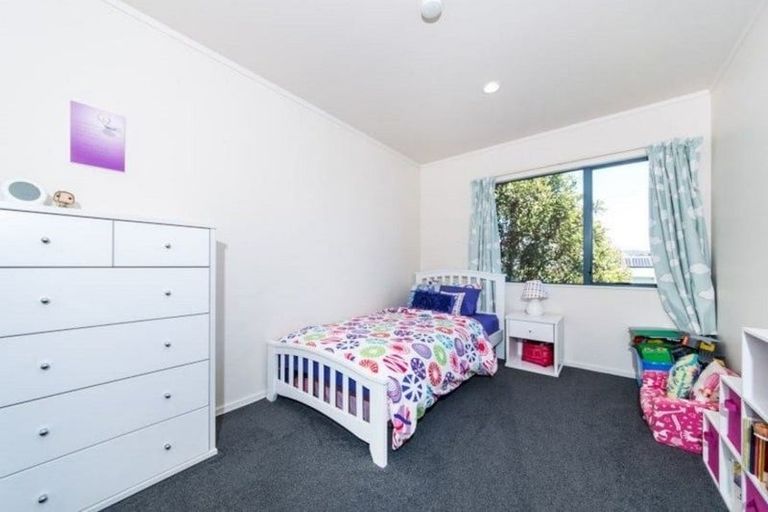 Photo of property in 5 Albizia Avenue, Henderson, Auckland, 0612