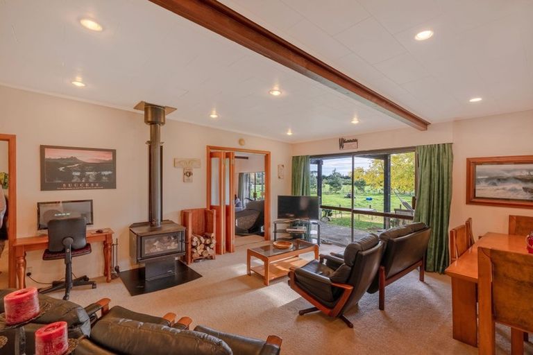 Photo of property in 169 Ringawhati Road, Otaki, 5583