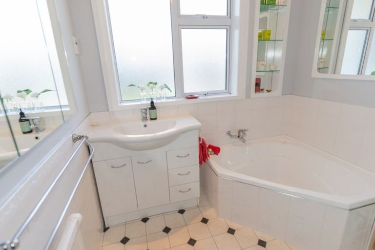 Photo of property in 111 Tarbert Street, Alexandra, 9320