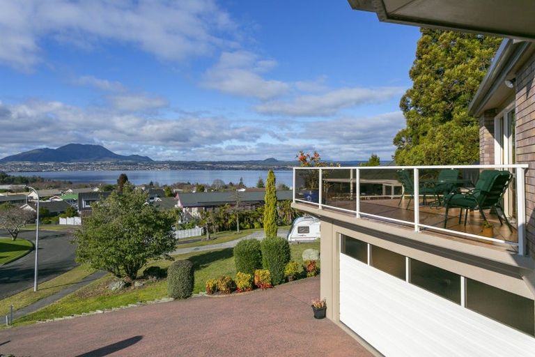 Photo of property in 15 Cherry Lane, Acacia Bay, Taupo, 3330