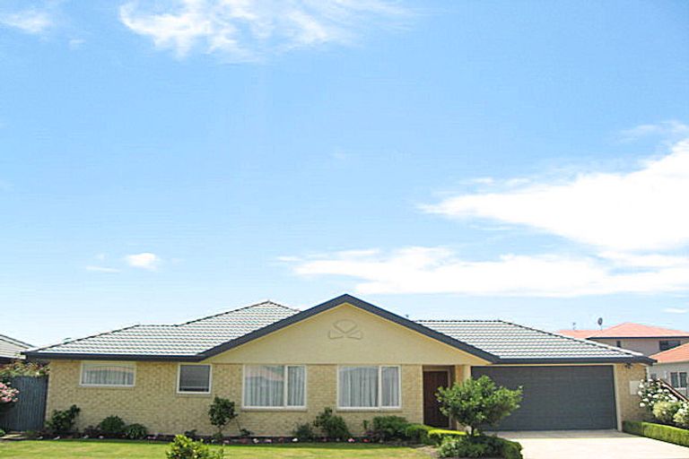 Photo of property in 1a Neptune Place, Waimairi Beach, Christchurch, 8083