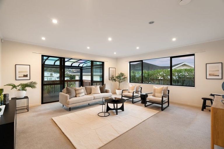 Photo of property in 43 Hornbill Drive, Fairview Heights, Auckland, 0632