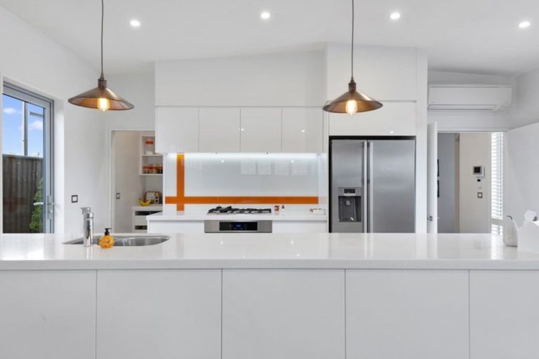 Photo of property in 18 Garreg Road, Fendalton, Christchurch, 8052