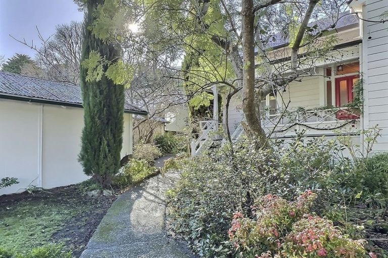 Photo of property in 37 Milton Road, Bluff Hill, Napier, 4110