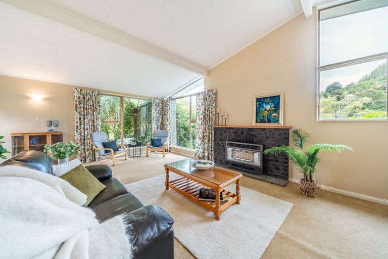 Photo of property in 14a Forest Road, Pinehaven, Upper Hutt, 5019