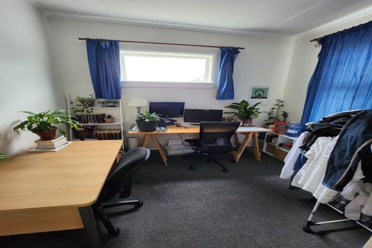 Photo of property in 40 Todman Street, Brooklyn, Wellington, 6021