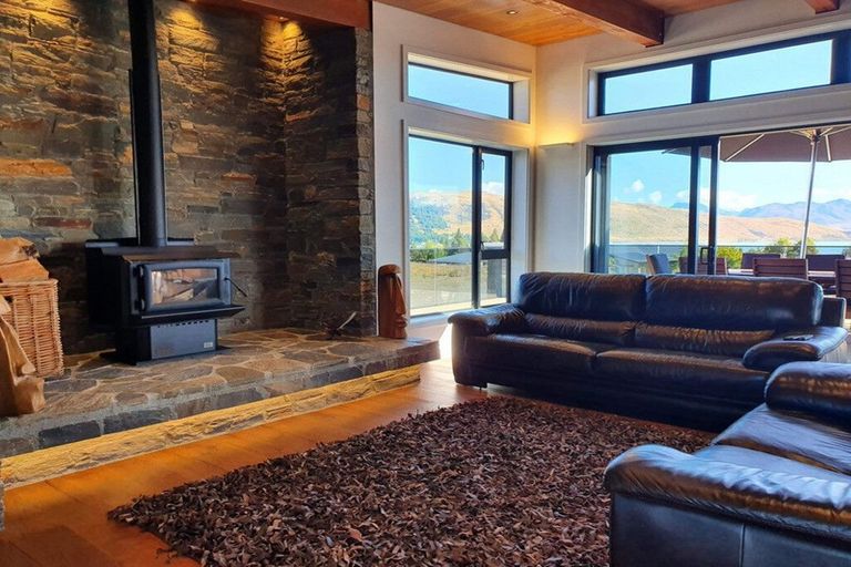 Photo of property in 16 Mistake Drive, Lake Tekapo, 7999