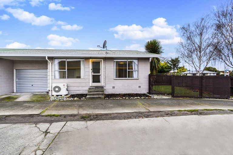 Photo of property in 1/45 Oldwood Street, Bishopdale, Christchurch, 8053
