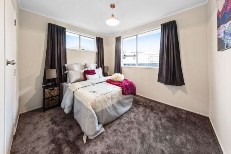 Photo of property in 64 Henwood Road, Mangere East, Auckland, 2024