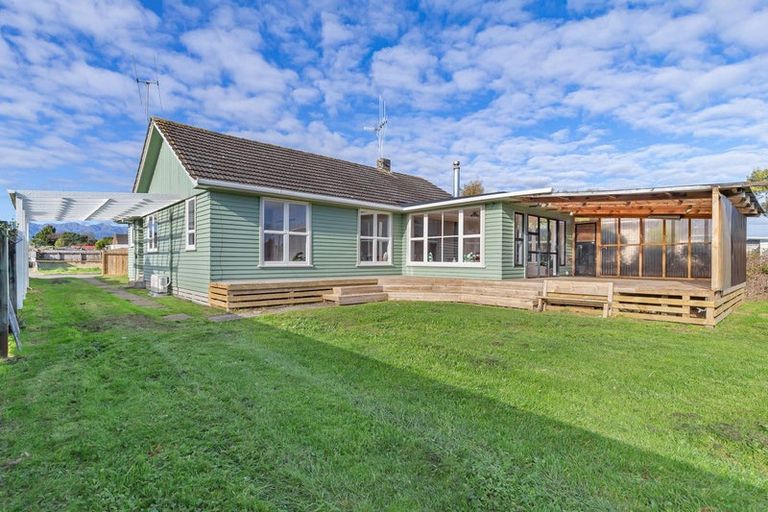 Photo of property in 12 Awatea Street, Levin, 5510