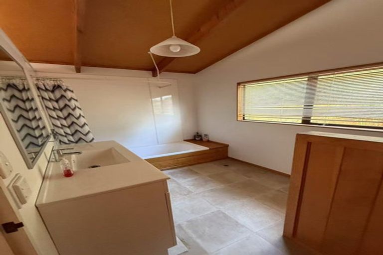 Photo of property in 18 Manuka Drive, Whangamata, 3691