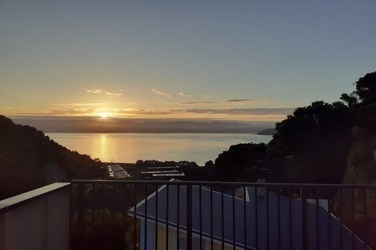 Photo of property in 3/19 Onslow Road, Khandallah, Wellington, 6035