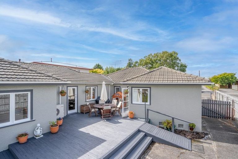 Photo of property in 222 Vogel Street, Roslyn, Palmerston North, 4414