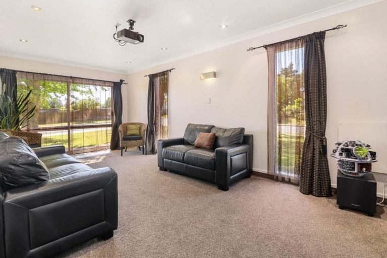Photo of property in 1 Walnut Place, Owhata, Rotorua, 3010
