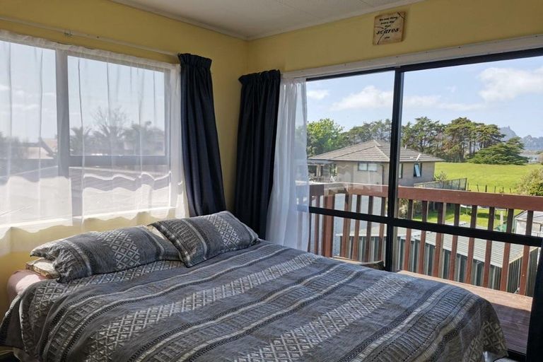 Photo of property in 28 Manaia View Road, One Tree Point, 0118