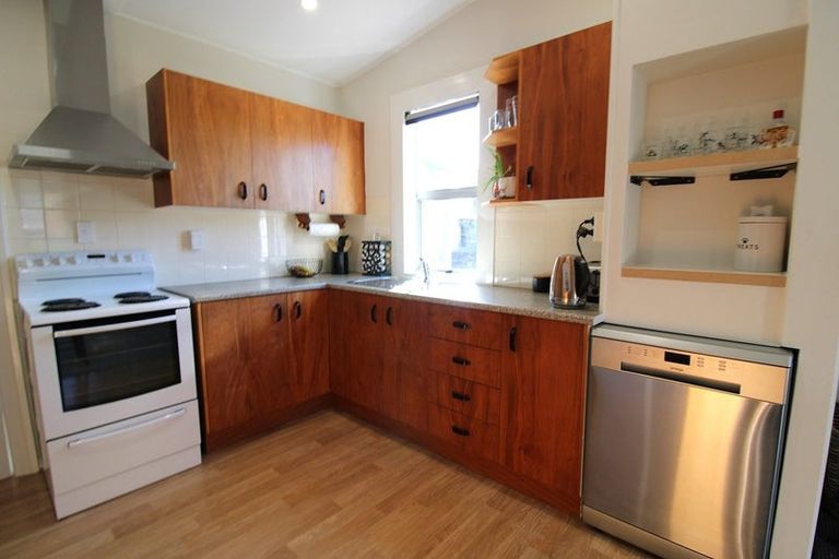 Photo of property in 27 Brighton Road, Green Island, Dunedin, 9018
