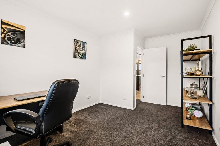 Photo of property in 17 Dreaver Drive, Waitara, 4320