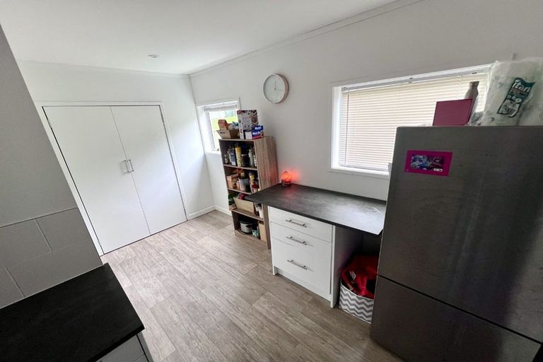 Photo of property in 6 Amorino Drive, Red Beach, 0932