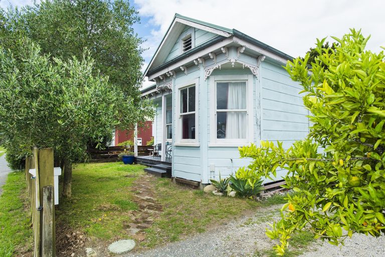 Photo of property in 32 Albert Street, Te Hapara, Gisborne, 4010