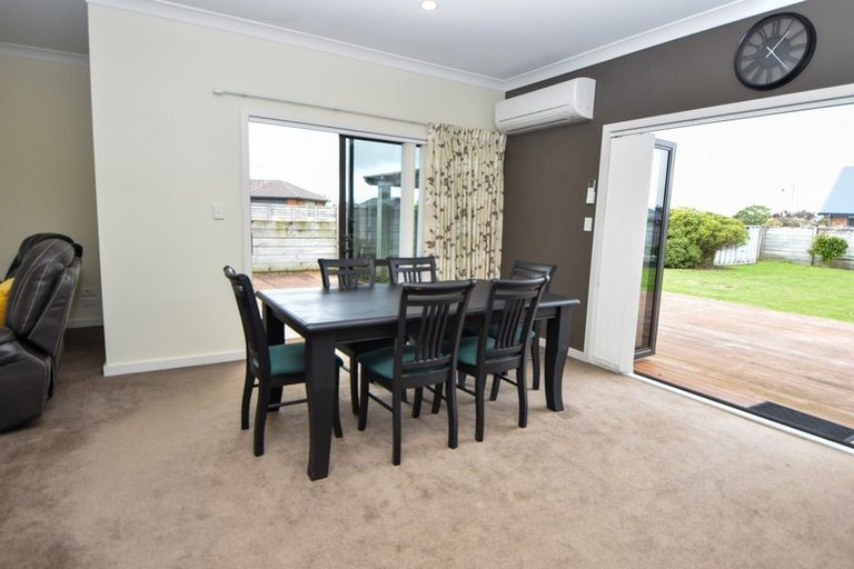 Photo of property in 18 Carrington Drive, Carterton, 5713