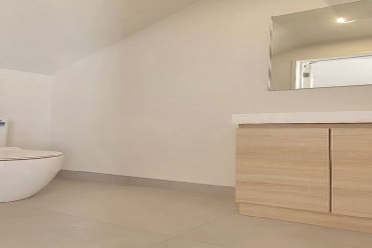 Photo of property in 5/22 Coniston Avenue, Te Atatu South, Auckland, 0610