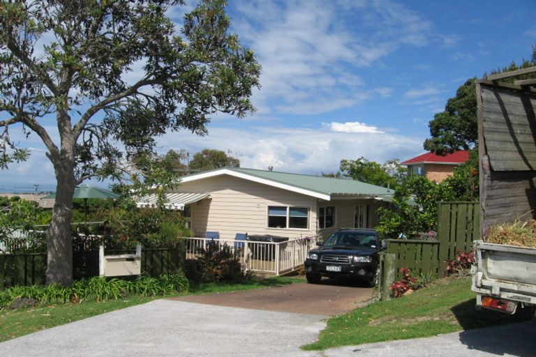 Photo of property in 3 Dalmeny Close, Murrays Bay, Auckland, 0630