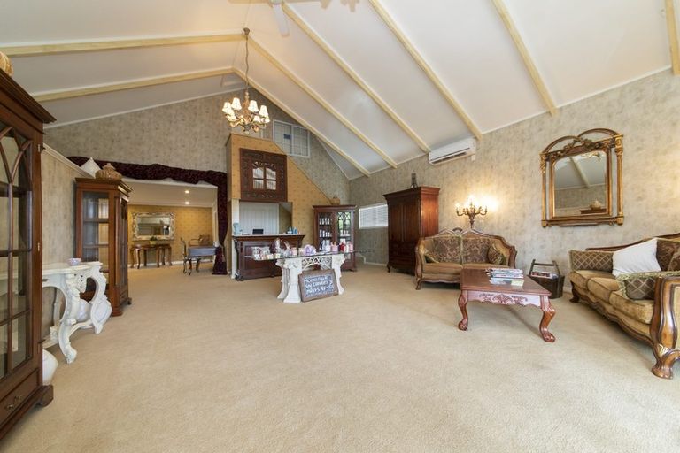 Photo of property in 63 Riverland Road, Kumeu, 0892