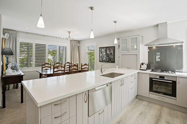 Photo of property in 11 Chapel Street, Russell, 0202