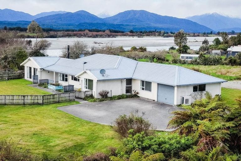 Photo of property in 161 Woodstock-rimu Road, Ruatapu, Hokitika, 7883