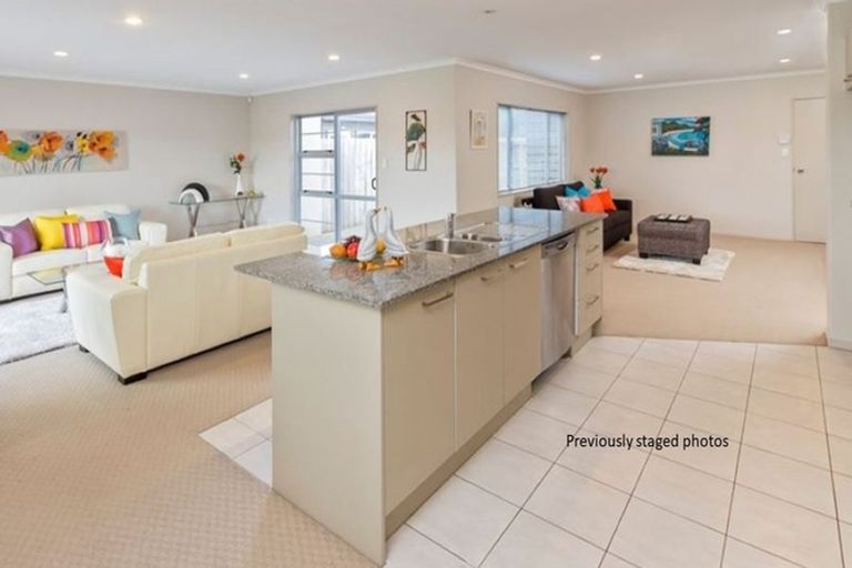 Photo of property in 3 Savona Drive, Flat Bush, Auckland, 2016