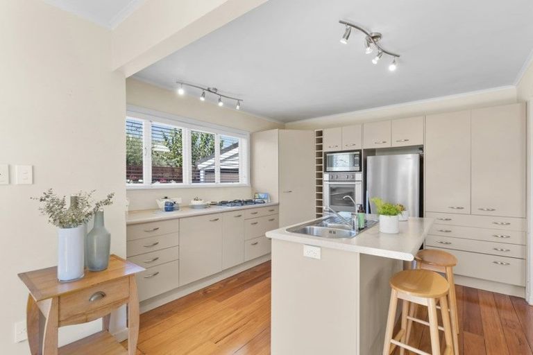 Photo of property in 1/19 Stanley Avenue, Milford, Auckland, 0620