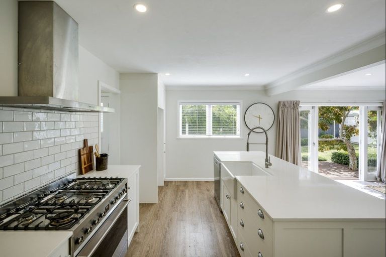 Photo of property in 2 Lovat Street, Havelock North, 4130