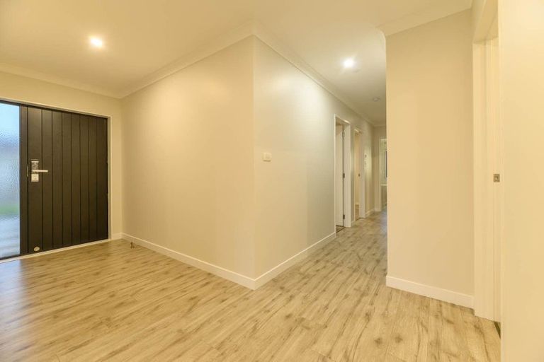 Photo of property in 40 Koroheke Road, Takanini, 2110