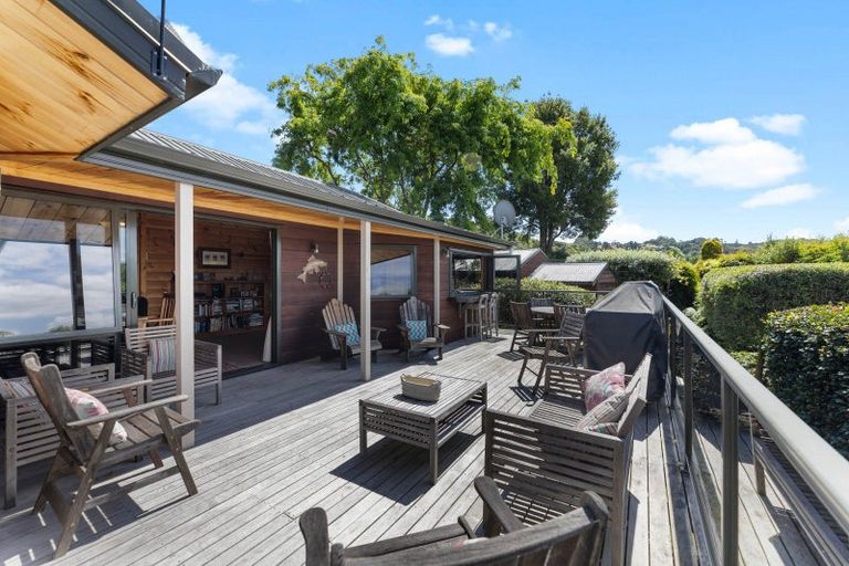 Photo of property in 737 Acacia Bay Road, Acacia Bay, Taupo, 3330